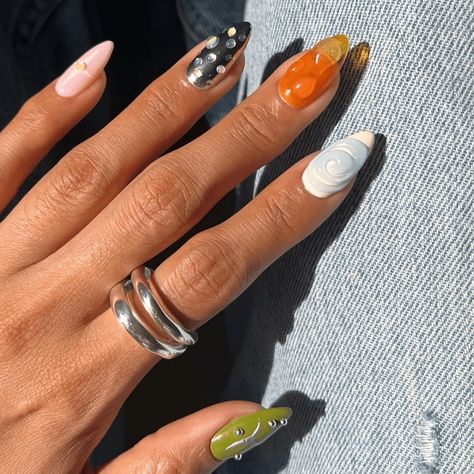 Simple Funky Nails, Chrome Accent Nail, Accent Nail Ideas, Almond Designs, Nails Funky, Disco Nails, Euphoria Nails, Funky Nail Designs, Funky Nail Art