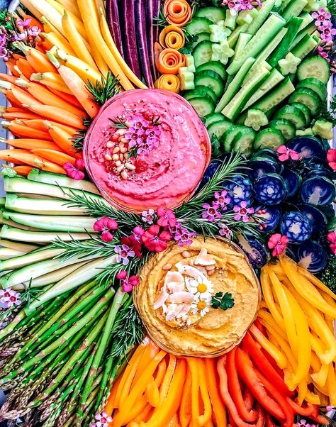 Vegan Yellow Curry, Curry Hummus, Thai Coconut Curry, Beetroot Hummus, Crudite Platter, Healthy Party Food, Beet Hummus, Vegetable Platter, Thai Coconut