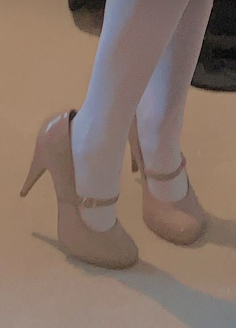 Character Shoes Aesthetic, Dollete Shoes, Coquette Shoes, Dollete Coquette, Pretty Heels, Fairy Shoes, Heels Aesthetic, Preppy Shoes, Cute Shoes Heels