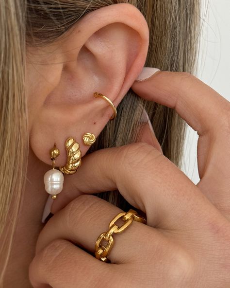 Maddie Earrings Curated Piercings, Evry Jewels, Stacked Earrings, Jewelry Accessories Ideas, Dope Jewelry, Jewelry Essentials, Stacked Jewelry, Jewelry Lookbook, Ear Rings