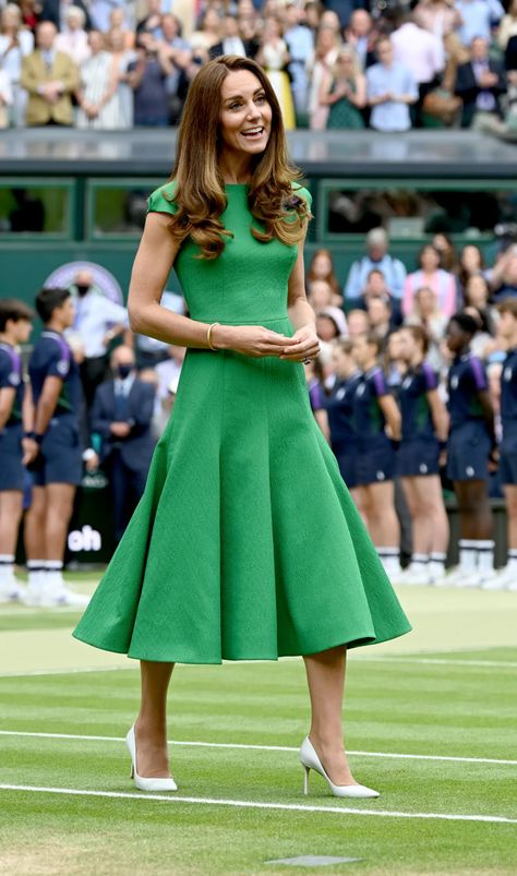 Kate Middleton Wimbledon, English Dresses, Style Kate Middleton, Duchesse Kate, Düşes Kate, Looks Kate Middleton, Kate Middleton Outfits, Kate And Meghan, Wales Family