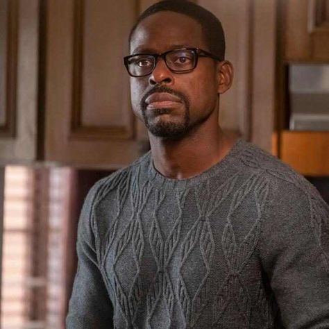 This Is Us has returned and it brought with it about a million things to talk about. We'll start with the end.   Dan Fogelman and Sterling K. Brown had teased that this episode would... Sterling K Brown, New Baby Names, Crossfit Women, The Hollywood Bowl, Hollywood Boulevard, Twin Pregnancy, Sophia Bush, Getting Him Back, Party Scene