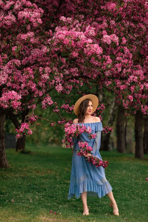 Blossom Pictures, Cherry Blossom Pictures, Jacaranda Tree, Flower Photoshoot, Spring Photos, Best Photo Poses, Flowering Trees, Photoshoot Poses, Senior Pictures