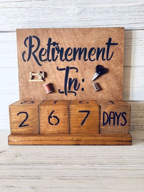 Retirement Countdown Ideas Calendar, Retirement Countdown, Countdown Calendar Printable, Personalized Retirement Gifts, Free Calendar Template, Deployment Gifts, Coloring Calendar, Diy Calendar, Congratulations Gift