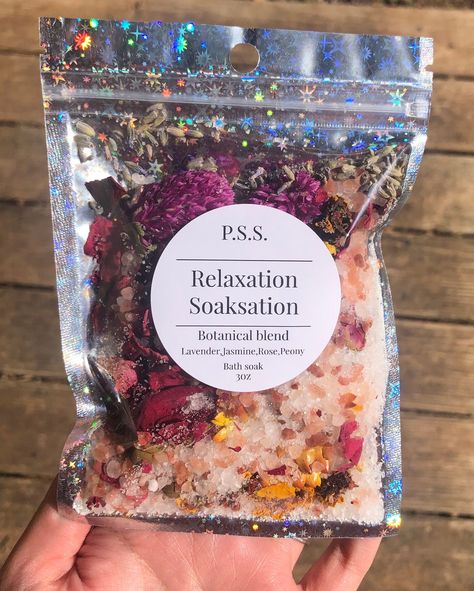 All natural | Cruelty Free | Vegan | Organic  Botanical Bath Soak!!  This is a organic fresh Botanical soak! Made with epsom salt, Himalayan salt, essentials oils and dried flowers. Our all natural bath salt soak is the best day finisher anyone can find as far as relaxation! The fresh Jasmine aroma brings automatic relaxing relief along with the minerals and oils in the soak ensure you have the best self love and calming bath experience you could ask for! This is perfect for anyone with a love for fresh fragrance and bath time! An amazing gift as well as a steady shelf keeper! Peony Botanical, Natural Bath Salts, Botanical Bath, Skin Care Business, Jasmine Rose, Flower Bath, Organic Bath Products, Aroma Oil, Homemade Bath Products