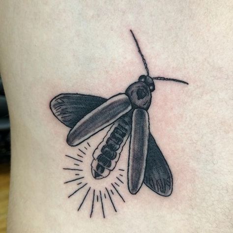 Nature Flash Tattoo, Simple Bug Tattoo, Lighting Bug Tattoo, Love Bug Tattoo, June Bug Tattoo, Lightning Bug Tattoo, Botanical Sleeve, Tattoo Planning, Firefly Tattoo