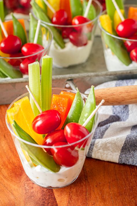 Individual Veggie Cups, Appetizers Summer, Appetizers Appetizers, Individual Appetizers, Summer Appetizers, Halloween Appetizers Easy, Appetizers Healthy, Veggie Cups, Wedding Appetizers