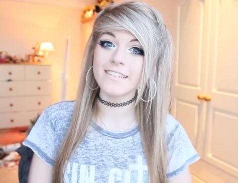 Depois do caos, Marina Joyce dá várias entrevistas e tenta esclarecer tudo Marina Joyce, Aspen Rae, Leo Howard, Anime Vines, Scene Emo, Emo Girls, Celebrity Entertainment, Celebrity Gossip, Eye Candy