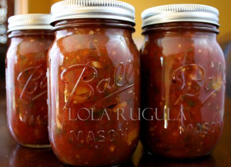 Tomato Salsa Canning, Homemade Chunky Salsa, Chunky Salsa Recipe, Canning Homemade Salsa, Canned Salsa, Canned Salsa Recipes, Salsa Canning Recipes, Ghost Chili, Canning Salsa