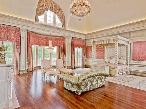 Parisian Style Dallas Mansion Up For Auction - Business Insider Bedroom Castle, Princess Canopy Bed, Mansion Bedroom, Luxurious Mansion, Big Bedrooms, Dekorasi Kamar Tidur, Princess Room, Mansions Luxury, Home Cinema