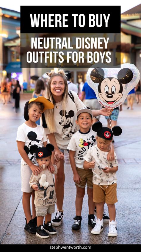 Disney World Outfits Family, Disney Outfits Winter, Family Disney Outfits, Disneyworld Outfits, Baby Boy Disney, Kids Disney Outfits, Disney Family Outfits, Disney Trip Outfits, Disney Outfits Women