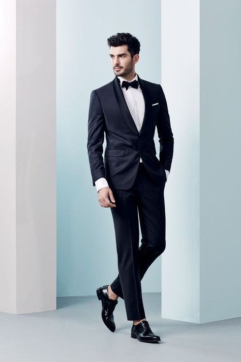 Most Trendy Fashioned of Men Fashion Outfits https://youtu.be/gahLGI2wrpg Groom Solo Poses, Men Fashion Outfits, Tuxedo Design, Men Suit Wedding, Pose Pengantin, Boys Blazer, Business Casual Attire For Men, Groom Photoshoot, Black Range