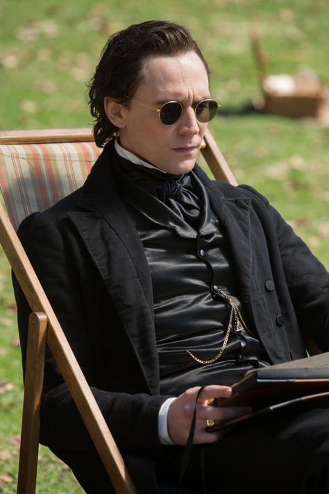 Tom Hiddleston como Sir Thomas Sharpe Tom Hiddleston Crimson Peak, Thomas Sharpe, Crimson Peak, Thomas William Hiddleston, Heath Ledger, Gary Oldman, Loki Laufeyson, Tom Hiddleston Loki, Michael Fassbender