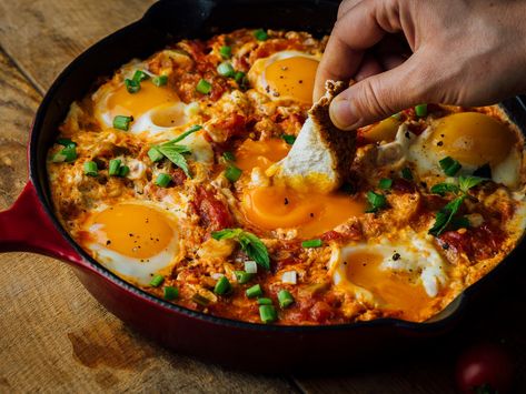 7 Shame-Free Ways to Eat Eggs for Dinner Purgatory Eggs, Menemen Recipe, Eggs In Purgatory, Egg Recipes For Dinner, Best Egg Recipes, Breakfast Hotel, Turkish Breakfast, Egg Dish, Baked Eggs