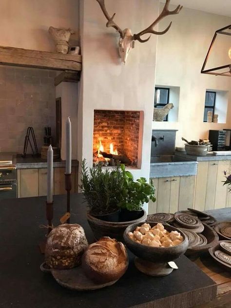 Wood Fire Oven, Fire Oven, Oven Fireplace, Fireplace Design Ideas, Clean Fireplace, Modern Kitchen Tables, Organic Kitchen, Kitchen Fireplace, Wood Fired Oven