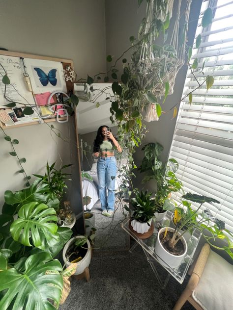 Apartment With Lots Of Plants, Plant Bedroom Aesthetic Small Room, Plants To Keep In Bedroom, Clean Room Aesthetic Plants, Plant Area In Bedroom, Plant Music Room Aesthetic, Plant Covered Room, Plant Placement In Bedroom, Pink Plant Room Aesthetic