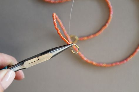 Seed Bead Necklace Diy, Diy Seed Bead Necklace, Bead Necklace Diy, Seed Bead Jewelry Tutorials, Seed Bead Bracelets Diy, Seed Bead Bracelets Tutorials, Seed Bead Bracelet Patterns, Beaded Necklace Tutorial, Seed Bead Jewelry Patterns