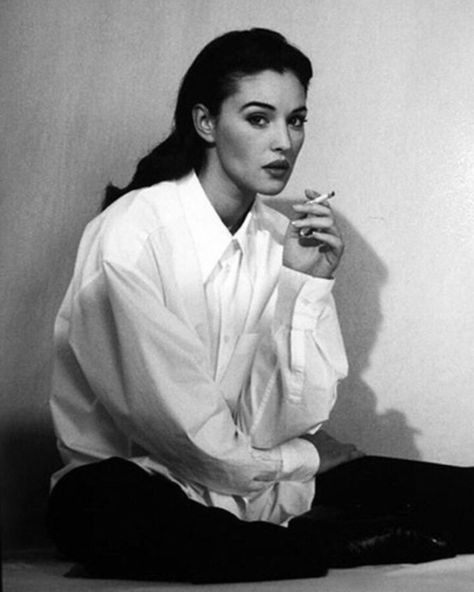 Monica Bellucci, 1994. Eartha Kitt, Audrey Tautou, Flot Makeup, Vincent Cassel, Italian Actress, Beauty Images, Monica Bellucci, Sophia Loren, Brigitte Bardot