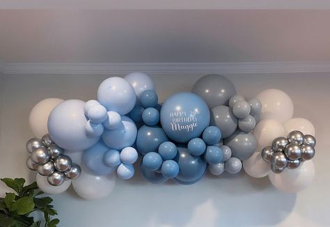 Blue Ballons Decoration Simple, Cloud Balloon Garland, Blue Balloon Decorations, Mini Balloon Arch, Simple Balloon Decorations, Balloon Garland Blue, Simple Balloon Decoration, Birthday Balloon Decoration, Balloon Cloud