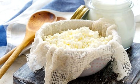 Making Cheese At Home, Homemade Cottage Cheese, Queso Cottage, Making Ghee, Colby Cheese, Pasteurizing Milk, Cheese Pairings, Fresh Cheese, Peach Recipe