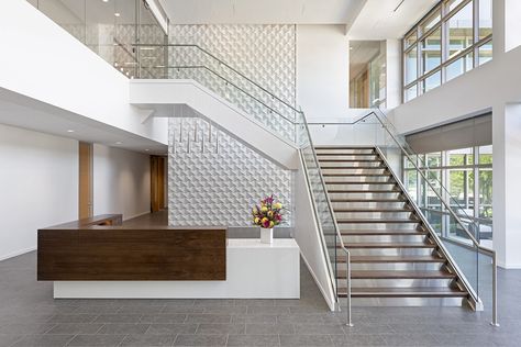 Commercial Staircase Design, Office Staircase Design, Receptionist Desk Design, Apartment Building Lobby, Staircase Glass Design, Office Staircase, Silicon Valley Office, Hotel Stairs, Office Stairs