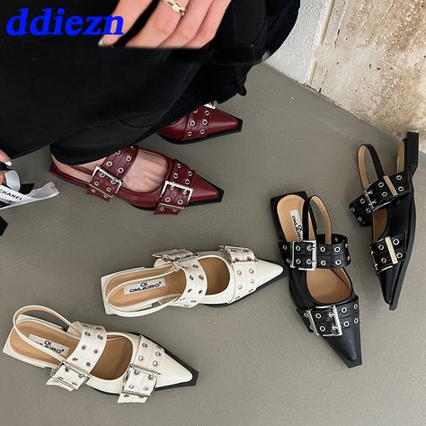 Ladies Flats Shoes, Heels Patterns, Buckle Fashion, Modern Sandals, Buckles Fashion, Flats Sandals, Point Shoes, Buckle Shoes, Pointed Toe Shoes