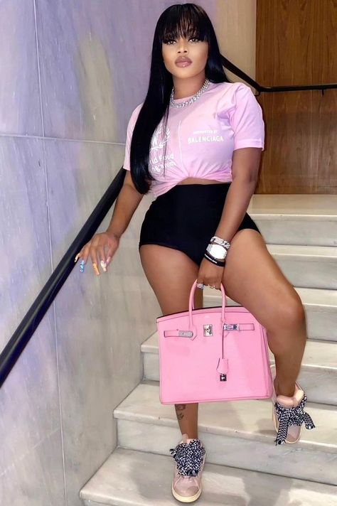 Pink Lanvin Sneakers Outfit Black Women, Pink Lanvin Sneakers Outfit, Pink Lanvin Outfit, Pink Lanvin Sneakers, Croc Boots Outfit, Lanvin Sneakers Outfit, Pink Balenciaga, Outfit Black Women, Lanvin Sneakers