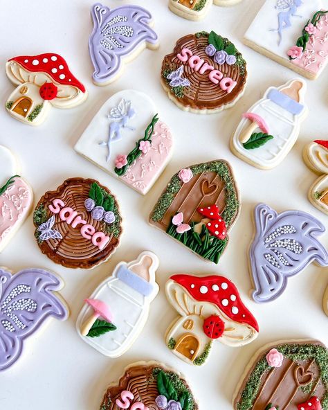 🧚‍♀️ A sweet little fairy is on her way!✨… | Instagram A Little Fairy Is On Her Way, Fairy Gender Reveal, Enchanted Forest Cookies, Fairy Garden Cookies, Fairy Garden Baby Shower Ideas, Reading Hideaway, Forest Cookies, Fairy Cookies, Enchanted Forest Baby Shower