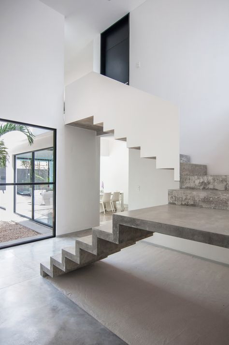 Garcias House,© Wacho Espinosa Concrete Staircase, Escalier Design, Stairs Architecture, Concrete Stairs, Lan Can, Interior Stairs, Modern Staircase, Design Exterior, House Stairs