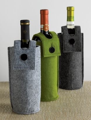 What a great way to gift a bottle of wine! Oh, the possibilities... Wine Sleeve, Felt Bags, Wine Bottle Gift Bag, Felt Case, Gift Holders, Wine Bottle Bag, Wine Bottle Gift, Wine Bottle Covers, Creative Gift Wrapping