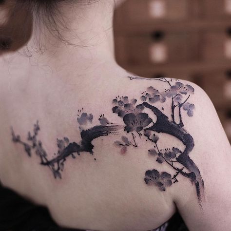 4,011 Likes, 12 Comments - newtattoo陈洁 (@newtattoo) on Instagram: “#tattoos #tattooed #tattooistartmag #tattooequilattera #thebesttattooartists #watercolortattoo…” Ink Style Tattoo, Plus Size Tattoos, Tattoos Chinese, Cherry Tree Tattoos, Now Tattoo, Delicate Flower Tattoo, Like Tattoos, Modern Art Tattoos, Chinese Ink Painting