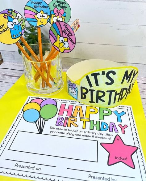 Class Birthday Display Teacher Created Resources, Class Birthday Celebration Ideas, Classroom Birthday Decorations, Birthday Gift Students, Birthday Gift Classroom, Elementary Birthday Ideas, Birthday In The Classroom, Classroom Bday Ideas, Birthday Ideas For Preschool Classroom