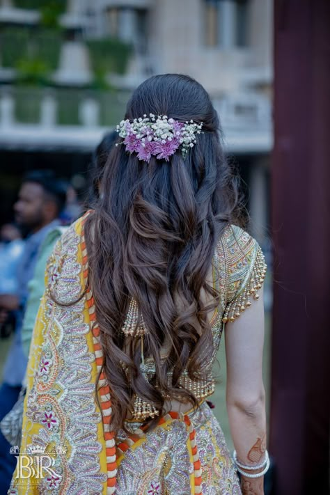 Simple Hairstyle For Saree, Party Hairstyles For Long Hair, Reception Hairstyles, Easy Party Hairstyles, Hair Style On Saree, Engagement Hairstyles, Extension Hair, Indian Wedding Hairstyles, Open Hairstyles