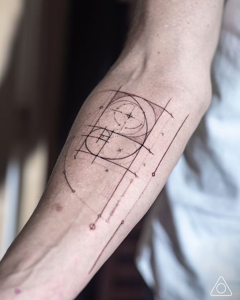 A precise fine line geometric tattoo of a Fibonacci spiral inspired by the golden ratio. The Golden Ratio Tattoo, Fibonacci Tattoo Golden Ratio, Fineline Geometric Tattoo, Line Geometric Tattoo, Fine Line Minimalist Tattoo, Fine Line Geometric Tattoo, Golden Spiral Tattoo, Fibonacci Spiral Tattoo, Golden Ratio Tattoo