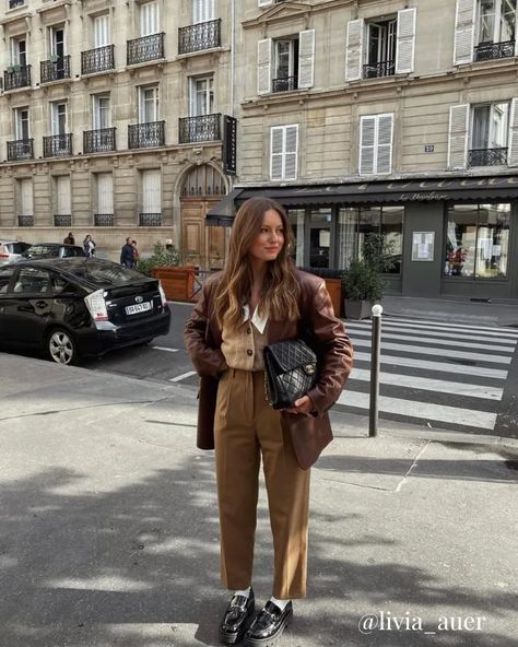 Livia Auer, Comfy Summer Outfits, Fall Colours, Leather Jacket Outfits, Brown Outfit, Classy Casual Outfits, Blush Dresses, Work Looks, Ankle Length Pants