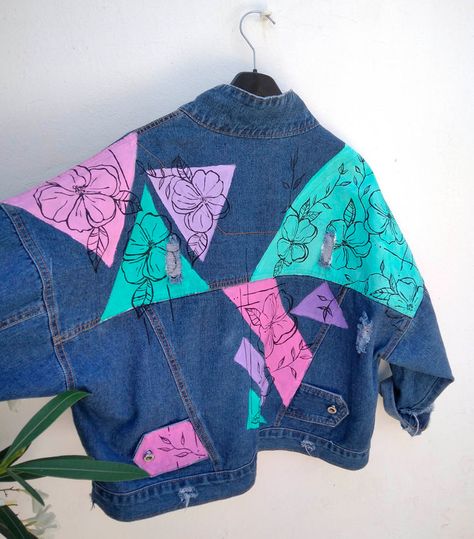 Cazadoras y chalecos personalizados – TomateColorao Jacket Diy, Youth Work, Diy Denim Jacket, Diy Jacket, Painted Clothes, Fun At Work, Cricut Ideas, Diy Clothes, Denim Jacket