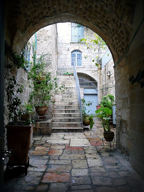 Courtyard in the Old City Fairytale Houses, Arte Judaica, Al Quds, Jewish People, Destination Voyage, Holy Land, Old City, Travel Around, Places To See