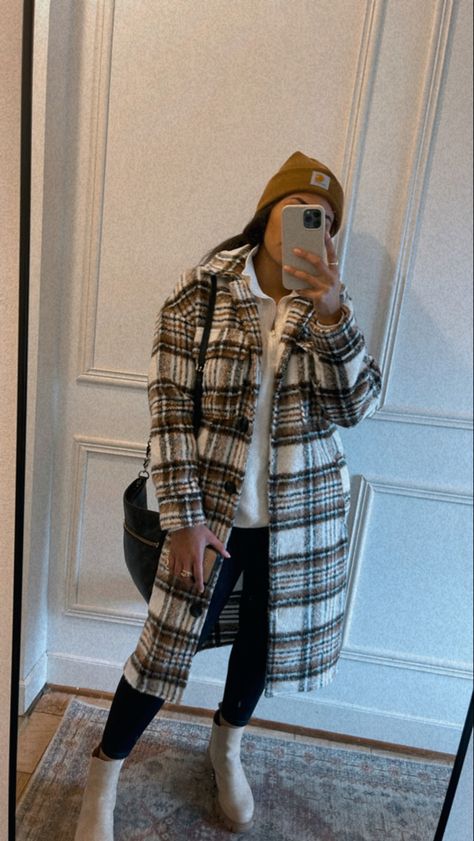 Heavy Flannel Jacket Outfit, Long Shacket Jacket Outfit, How To Style Long Shacket, Shaket Outfits For Women Plus Size, How To Style A Long Plaid Shacket, Long Flannel Shacket Outfit, Long Shaket Outfits For Women, Long Shacket Outfit Women Winter, Long Plaid Shacket Outfit Women