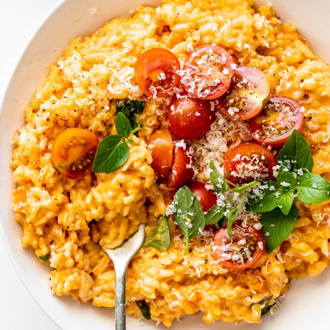 Tomato Basil Instant Pot Risotto - Simply Delicious Easy Risotto Recipes, Risotto Dinner, Instant Pot Risotto, Party Meals, Easy Risotto, Vegetarian Dinner Recipes, Tomato Risotto, Instant Pot Recipes Vegetarian, Vegetarian Instant Pot