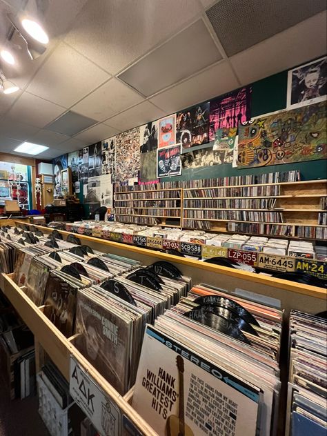 Records Store Aesthetic, Old Record Store Aesthetic, Downtown Coffee Shop Aesthetic, Vynil Shop Aesthetic, London Record Store, Nyc Record Store, Vintage Record Store Aesthetic, Record Store Interior, Books Store Aesthetic