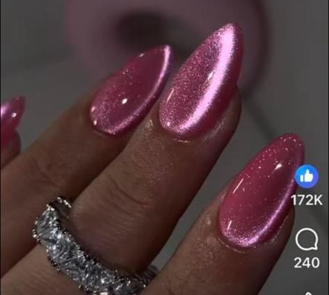 Short Pink Cat Eye Nails, Cateyes Nails Pink, Pink Cats Eye Nail, Cat Eye Gel Nails Ideas, Cat Eye Dip Nails, Pink Galaxy Nails, Pink Crome Nails Ideas, Nail Inspo Cat Eye, Winter Manicure Ideas For Short Nails