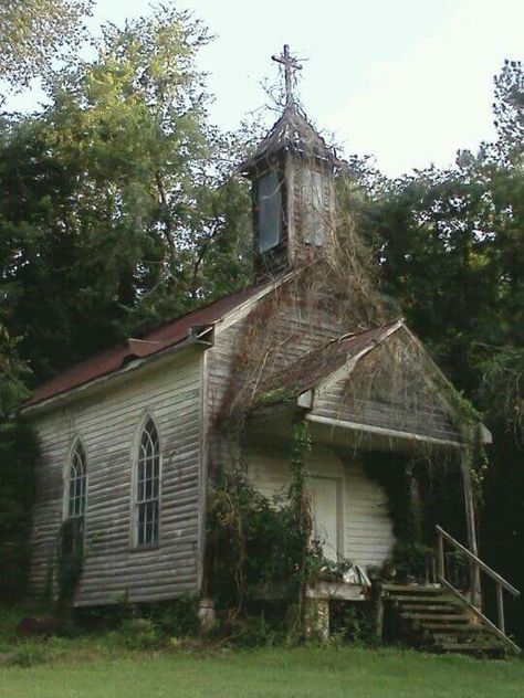 Country - abandoned ~ church in Peak, Sc. Louisiana Bayou, Abandoned Churches, Old Country Churches, Abandoned Church, Old Churches, Country Church, Abandoned Mansions, Church Building, Haunted Places