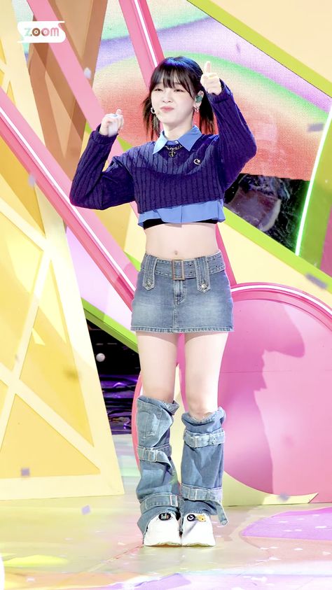 oh my girl seunghee 'summer comes' outfit K Pop Summer Outfits, Girl Crush Kpop Outfits, K Pop Street Style, K Pop Girls Outfits, Summer Kpop Outfit, Kpop Girl Outfits Stage, Kpop Y2k Outfit, Girl Crush Outfit, Kpop Summer Outfits