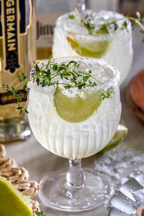 St Germain Margarita, European Cocktails, St Germain Cocktail Recipes, Elderflower Margarita, Boozy Drinks, Mixed Drinks Recipes, Cocktail Recipes Easy, Cocktail Drinks Recipes, Margarita Recipe