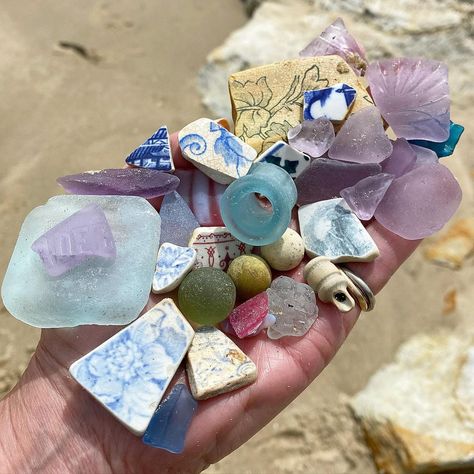 Fi 💜 | The weather was gorgeous today and so was the beachcombing ☀️💜🩵💙🌊 . . #handful #collection #popyacolour #colorful #beachcombing #seaglass… | Instagram Beachcombing Finds, Sea Things, Love The Earth, Shell Beach, Beach Combing, Tiny Treasures, Summer Feeling, Beach Glass, Color Textures