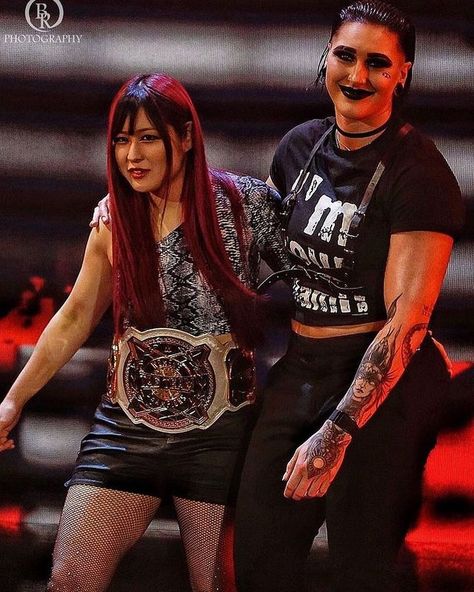 Iyo Sky, Wwe Women's Division, Wwe Tag Teams, Rhea Ripley, Wwe Female Wrestlers, Wwe Womens, Professional Wrestler, Female Wrestlers, Wwe Divas