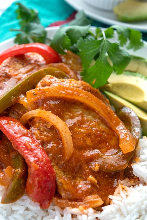 Fast Puerto Rican Recipes, Pork Puerto Rican Recipes, Spanish Boneless Pork Chops, Mexican Recipes With Pork Chops, Chuletas Puerto Rican, Mexican Food Recipes With Pork, Milanesa Dinner Ideas, Acidic Side Dishes, Puerto Rican Pork Stew