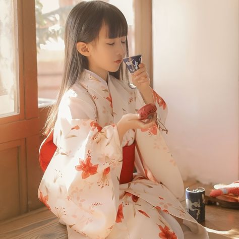 Faster shipping. Better service Japanese Dress Traditional, Tea Party Birthday Party, Japanese Princess, Kids Kimono, Japanese Kids, Red Kimono, White Kimono, Princess Cosplay, Japanese Dress