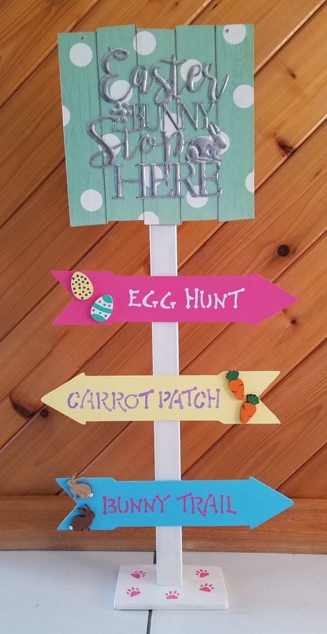 Easter Sign Ideas, Easter Signs Wooden Diy, Easter Porch Signs, Easter Signs Diy, Easter Egg Hunt Signs, Egg Hunt Sign, Easter Drink, Easter Porch Decor, Easter Wood Signs