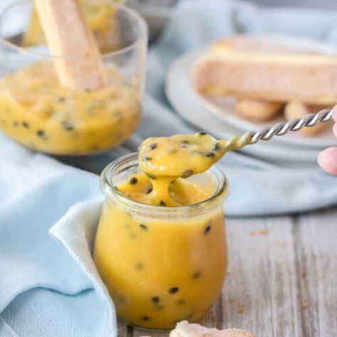 Passionfruit Curd, Mango Curd, Passion Fruit Curd, Passionfruit Recipes, Tropical Desserts, Tropical Food, Curd Recipe, Cake Fillings, Vegetable Drinks